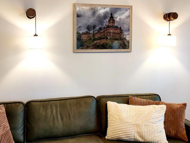 Ferienhaus Blaue Blume Mit 11 Kw Ladestation, Kamin, Terrasse, Eingezaeuntem Garten, Sauna, Wlan, Netflix, 2 Hunde Willkommen! Güntersberge المظهر الخارجي الصورة